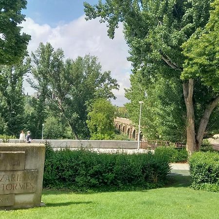 Increible Apartamento Frente Al Puente Romano Apartment Salamanca Bagian luar foto
