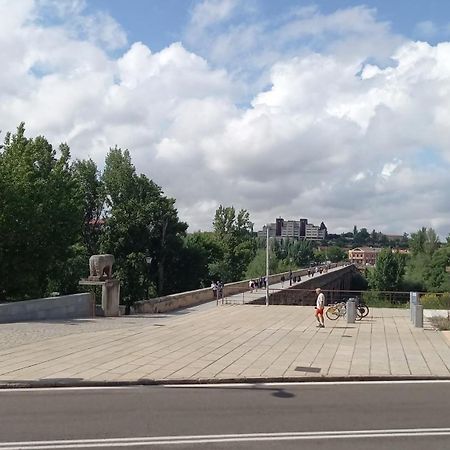 Increible Apartamento Frente Al Puente Romano Apartment Salamanca Bagian luar foto